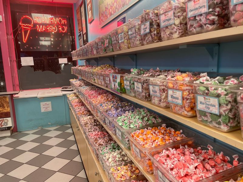 Zeno's Boardwalk Sweet Shop