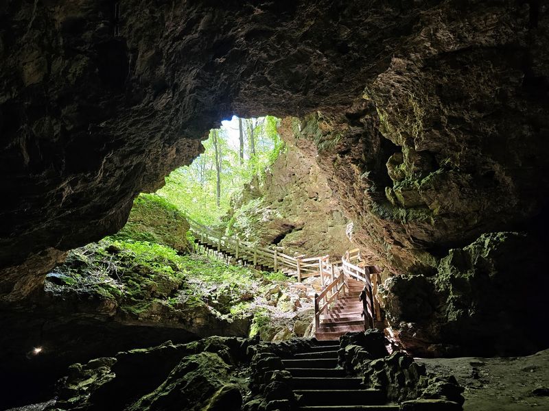 Maquoketa & Maquoketa Caves State Park - Jackson County