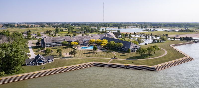 Maumee Bay Lodge Cabins - Oregon