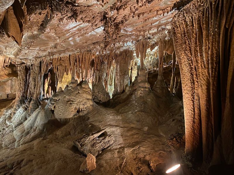 Endless Caverns - New Market