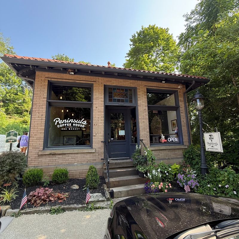 Peninsula Coffee House and Market - Peninsula