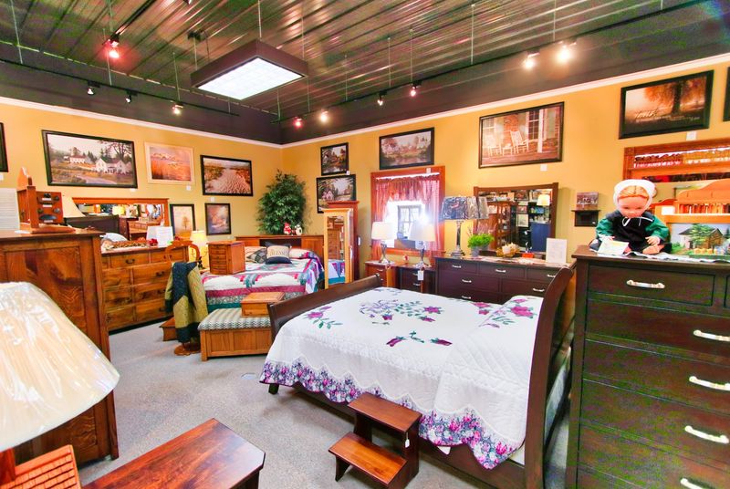 Dutch Country Heirloom Furniture - Laurel