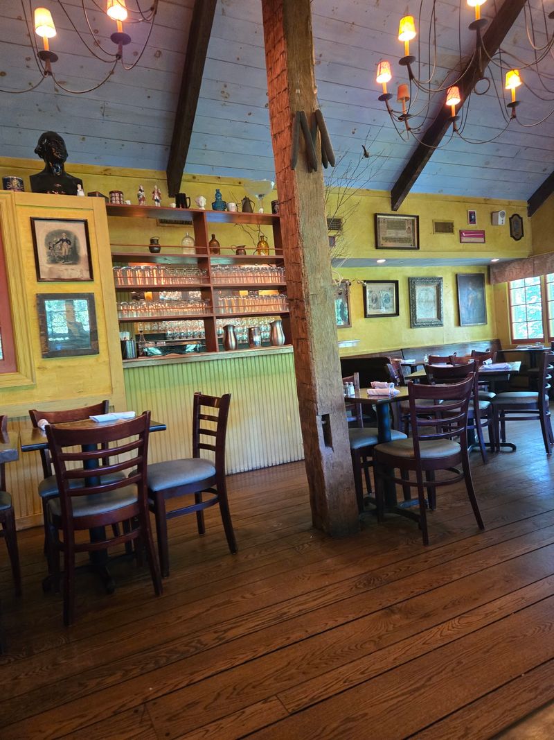 G.W. Tavern - Washington Depot