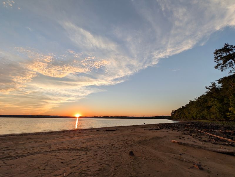 Falls Lake – Rolling View Recreation Area