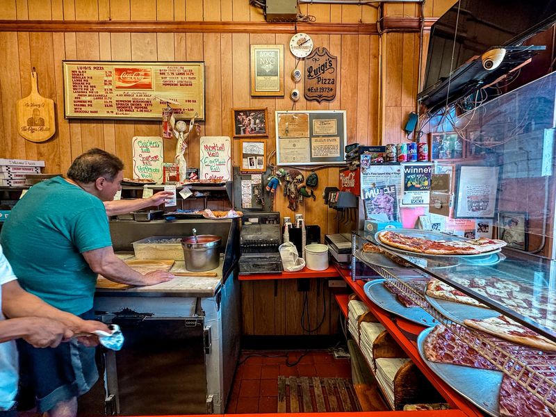Luigi's Pizza