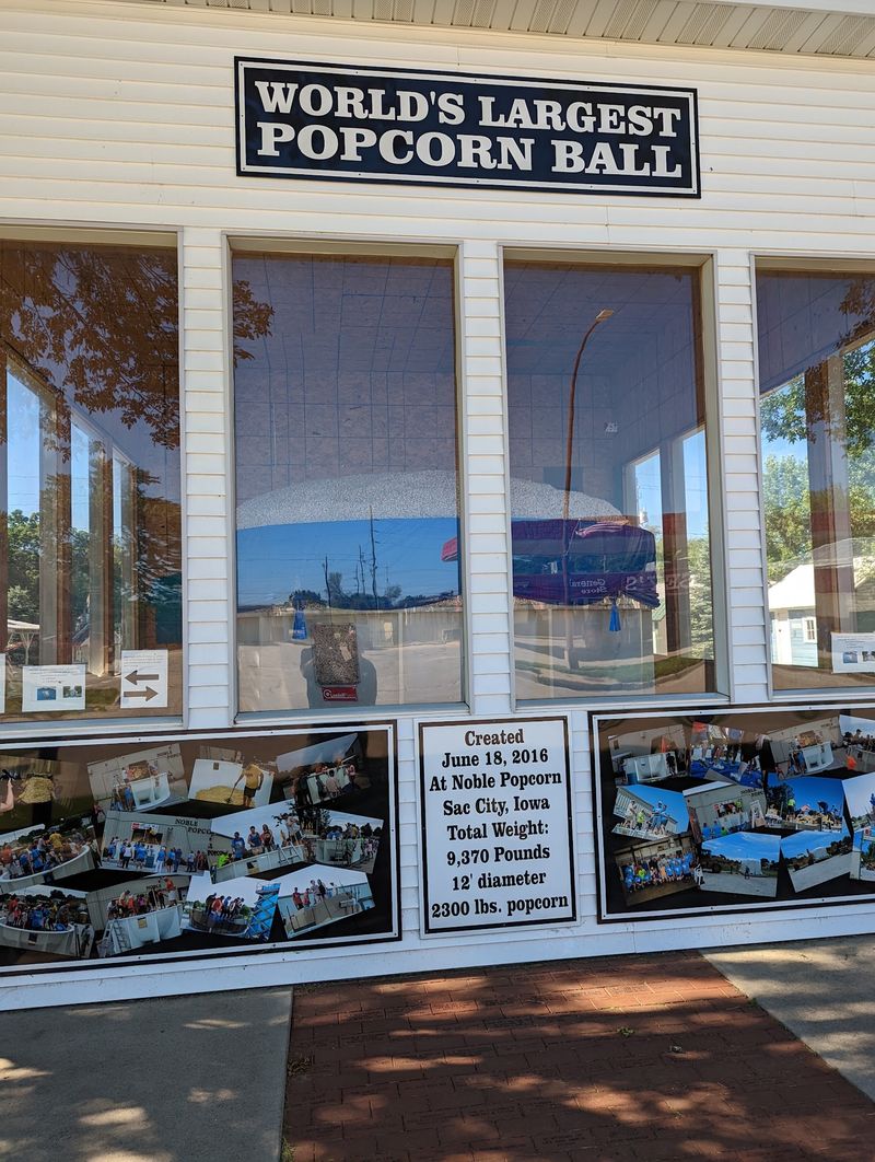 World's Largest Popcorn Ball - Sac City