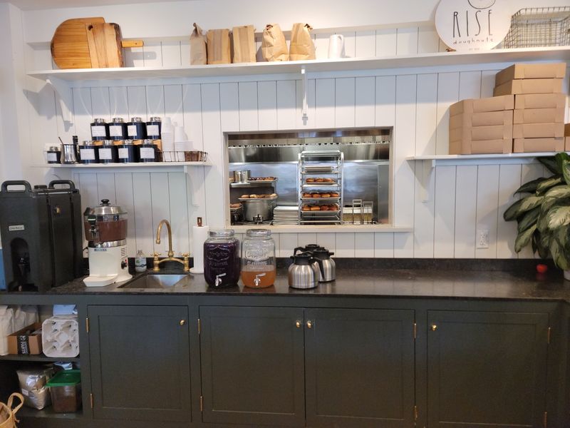 Coffee, Lattes, and a Proper Sip Between Bites
