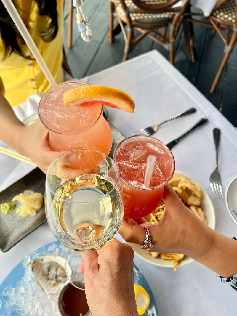 Louie's Oyster Bar & Grille, Port Washington, Nassau County
