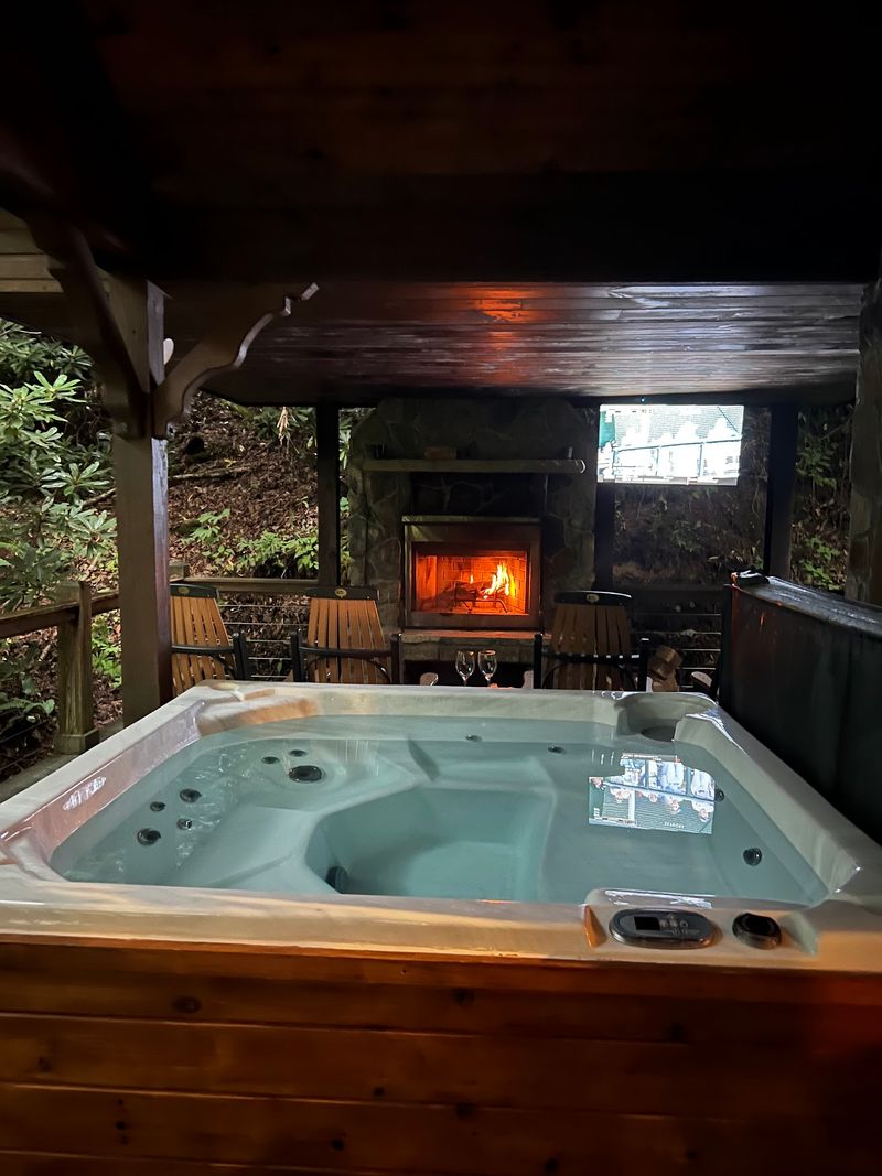 Creekside Calm at Cherokee Mountain Cabins