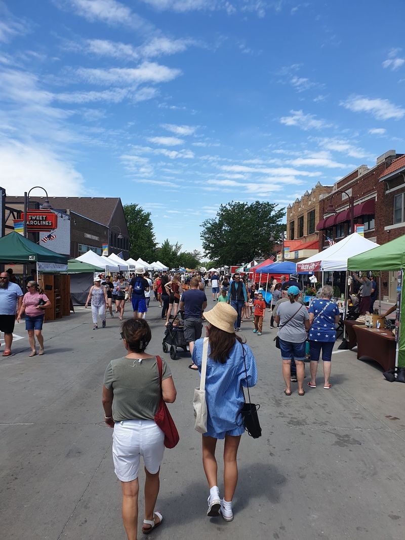 Farmers' Market Main Street &mdash; Ames