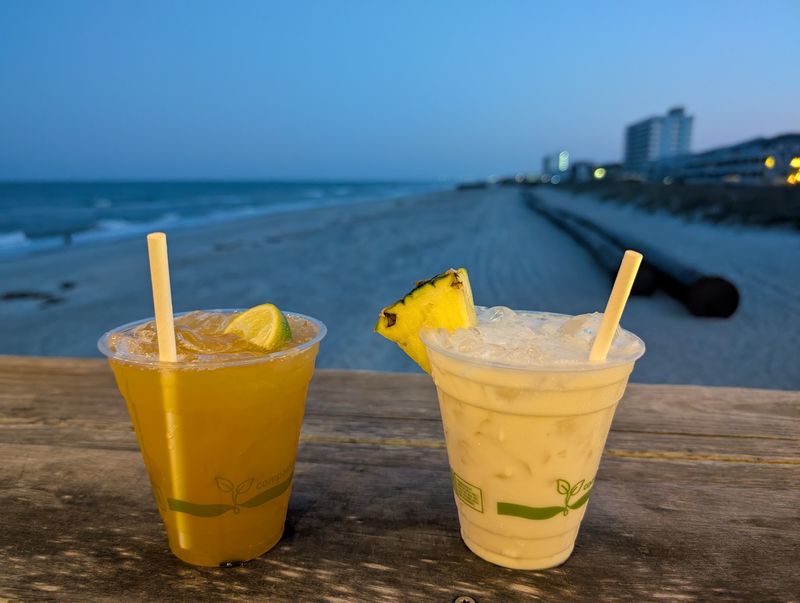 Tropical Drinks That Match the Beach Vibe