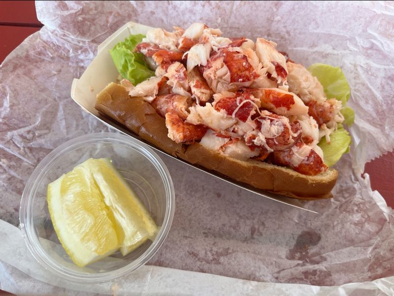 3. The Lobster Roll That Rewards Patience