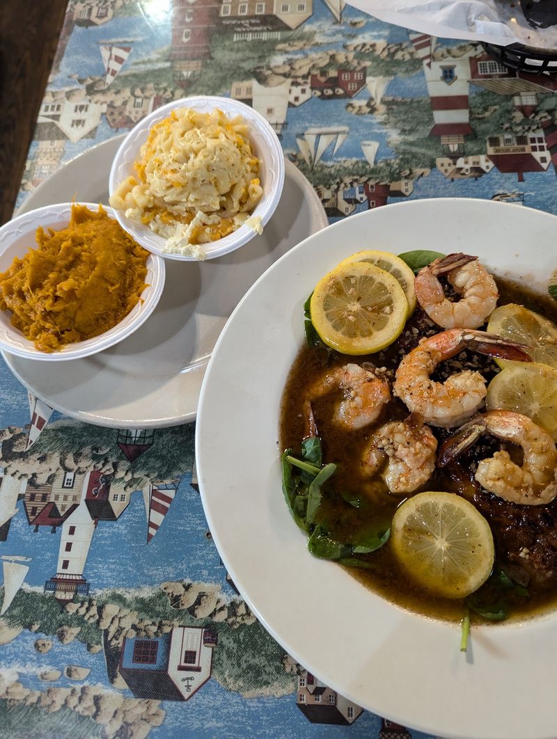 Shrimp Plates With Fresh Coastal Flavor