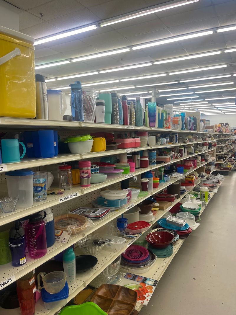Clean Aisles That Make Browsing Easier