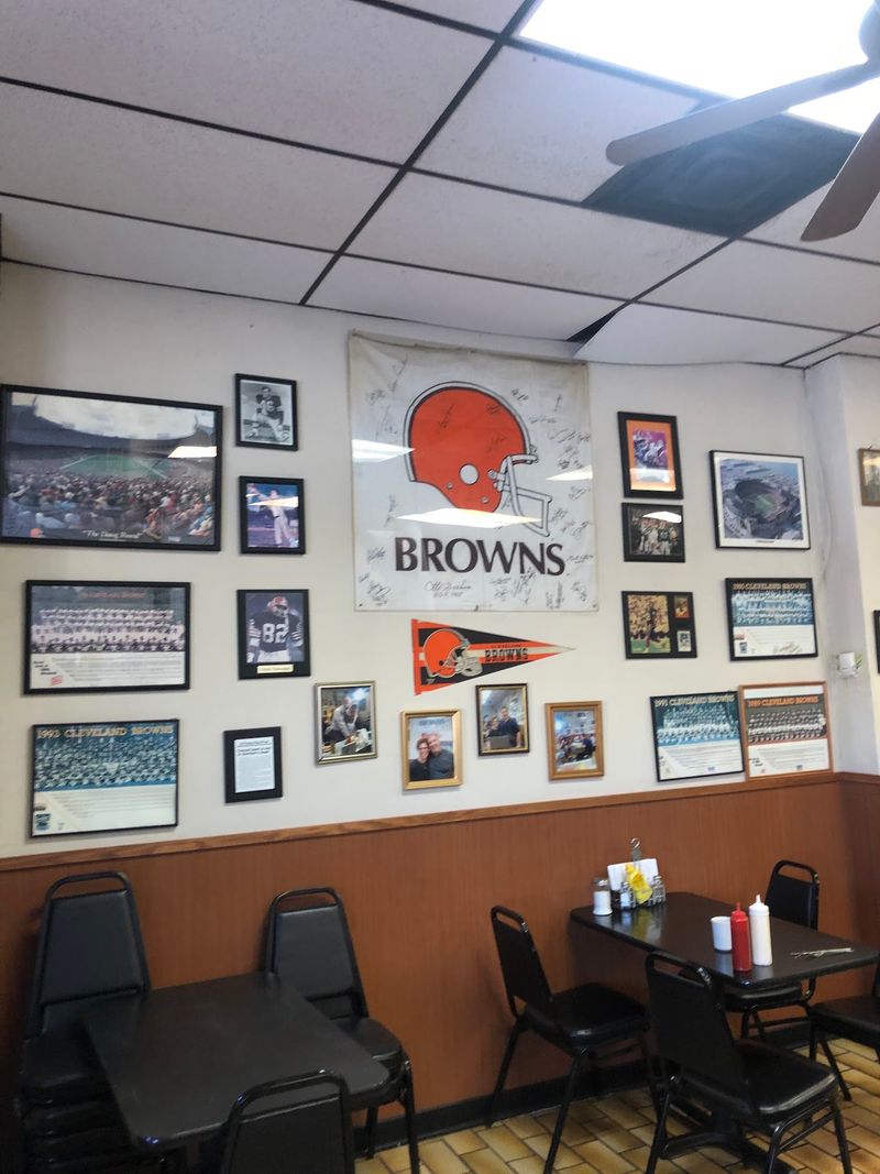 Old-School Decor Tells Part of the Story