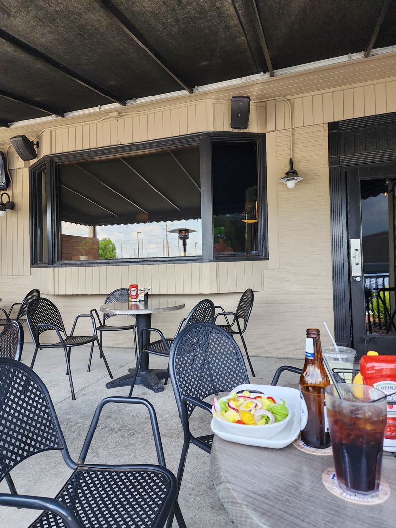 Fast Lunch Service Helps Road Trippers Stay on Track