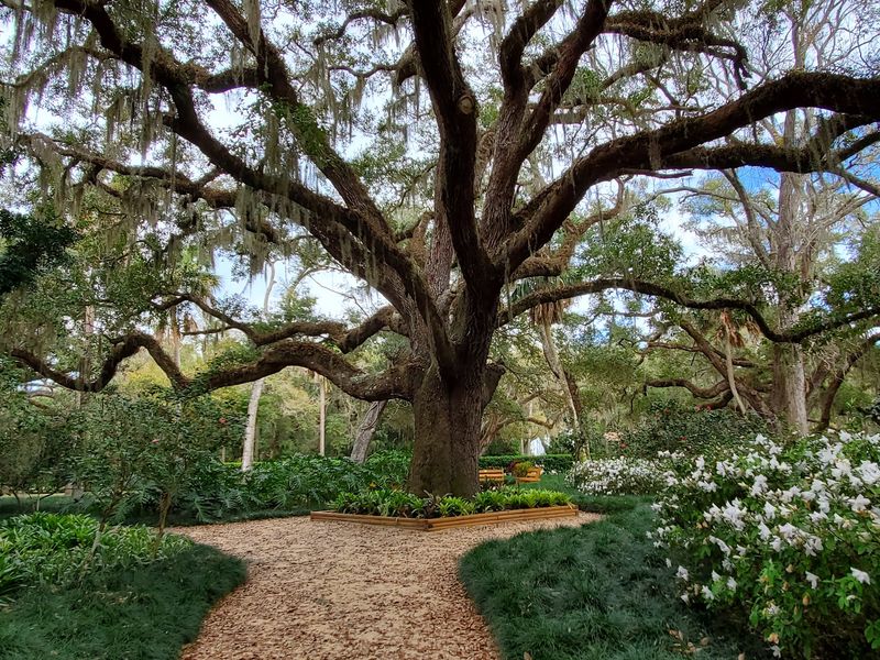 Gardens that still feel like a grand gesture
