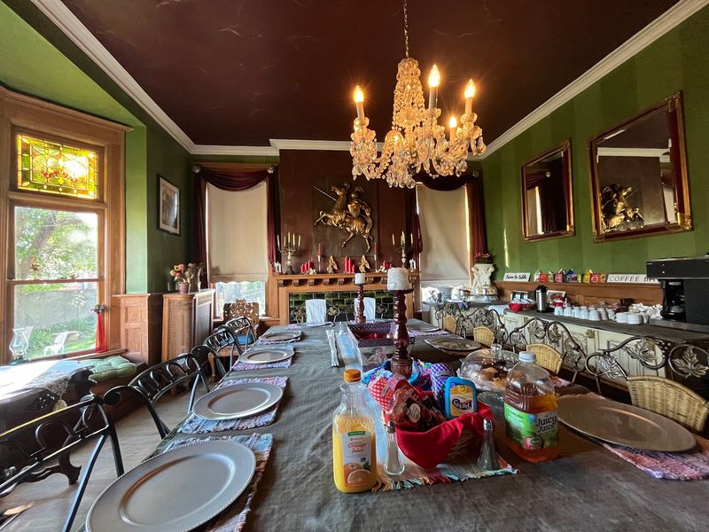 The Castle Inn - Circleville