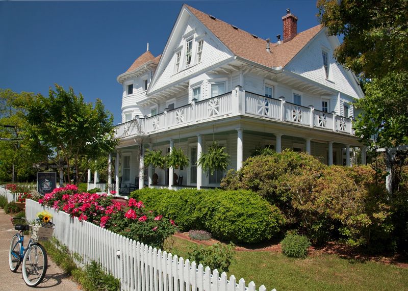 The White Doe Inn - Manteo