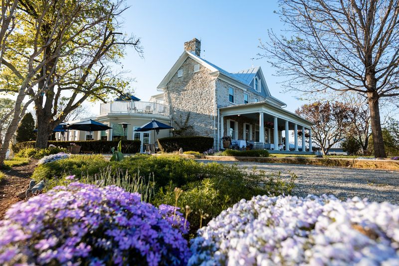 L'Auberge Provençale Inn & Restaurant - Boyce