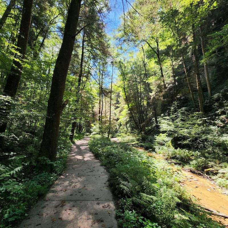 Conkle's Hollow & Logan - Dramatic Cliffs, Seasonal Waterfalls & Comfort Food