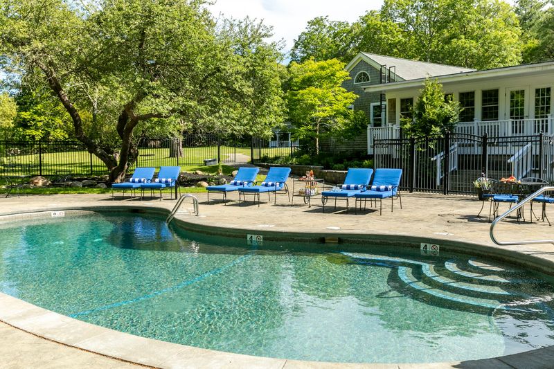Lambert's Cove Inn & Resort - West Tisbury