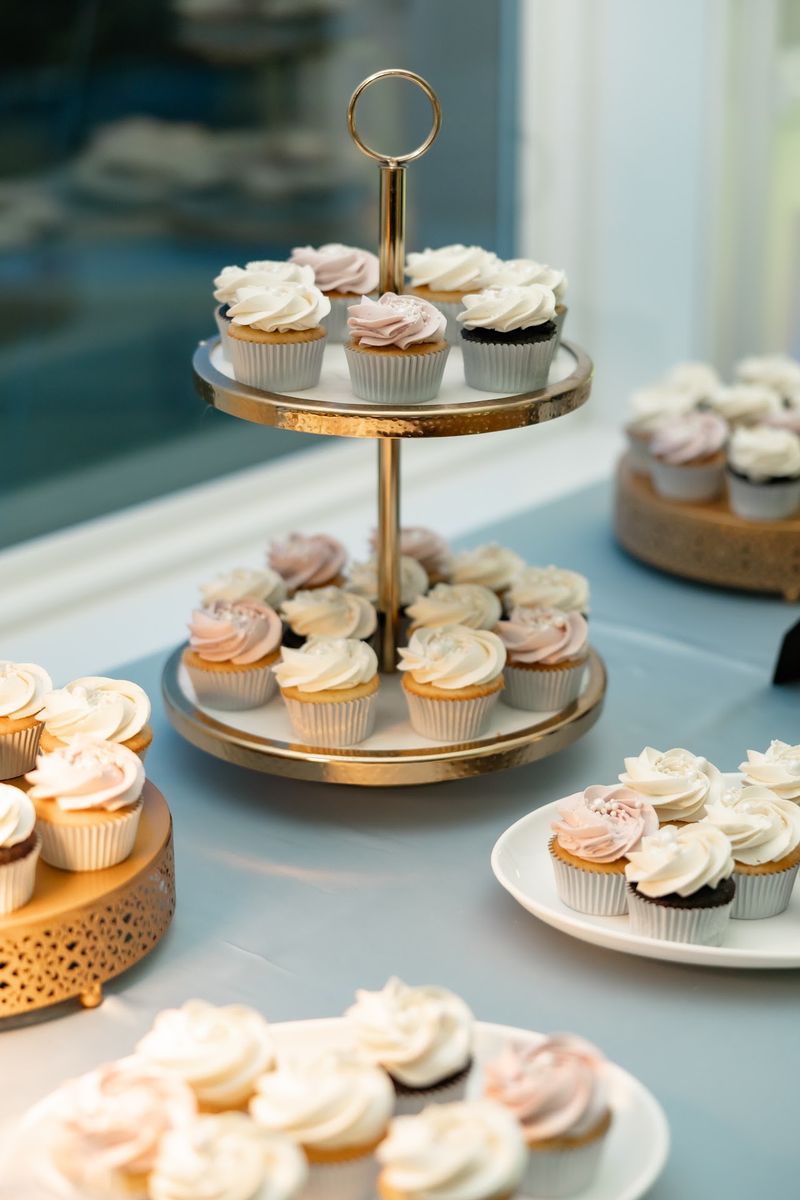 Honey Bee Pastries - Leesburg, Loudoun County,