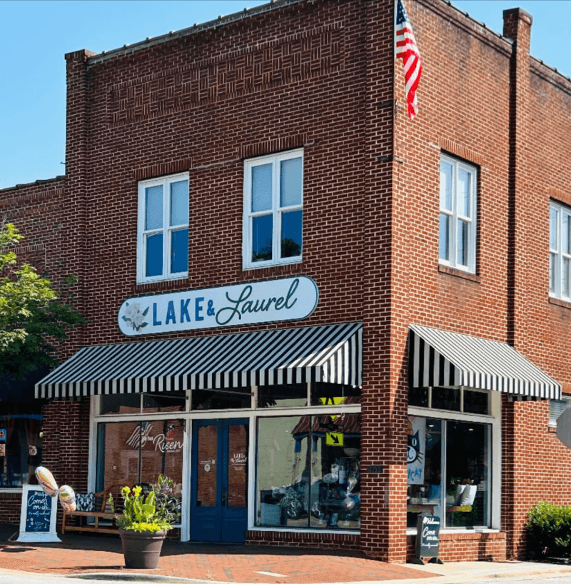 Clarkesville - Historic Downtown With Boutiques and Galleries