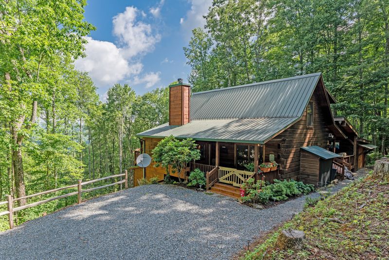 Lake Air and Mountain Silence at StayNantahala