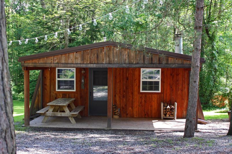 Fair Winds in the Forest Cabins & Lodge - Clarington