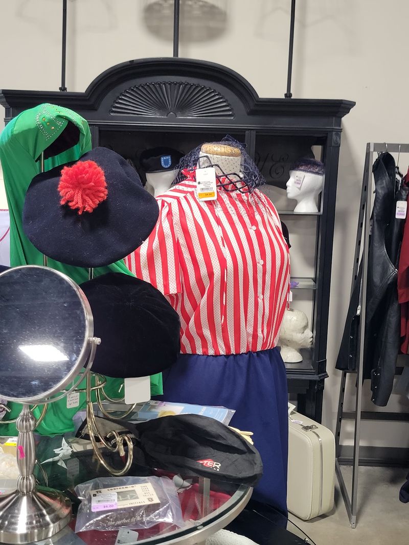 Silent Auctions Add A Little Treasure Hunt Drama
