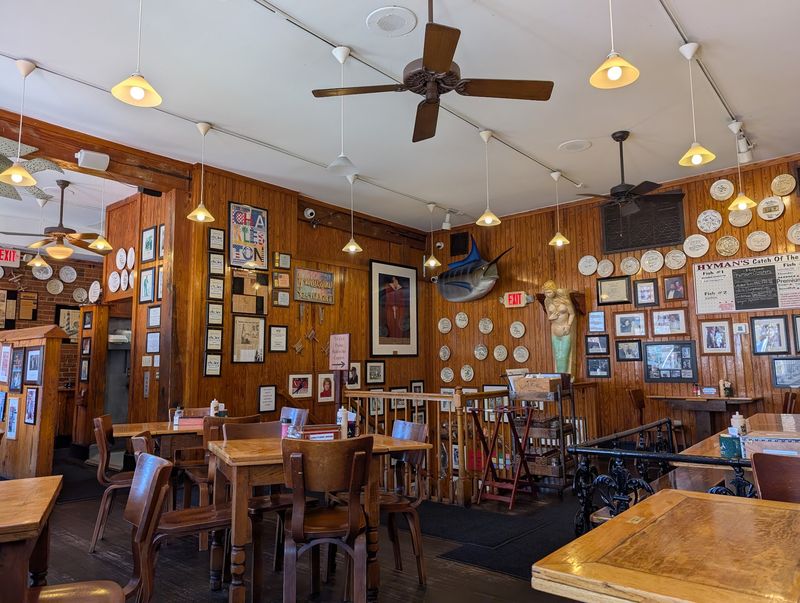 Hyman's Seafood - Charleston