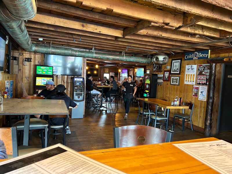 New Hudson Inn - New Hudson