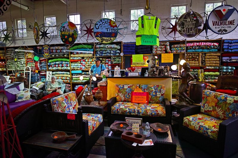 Friendly Sellers Add Stories to the Bargains