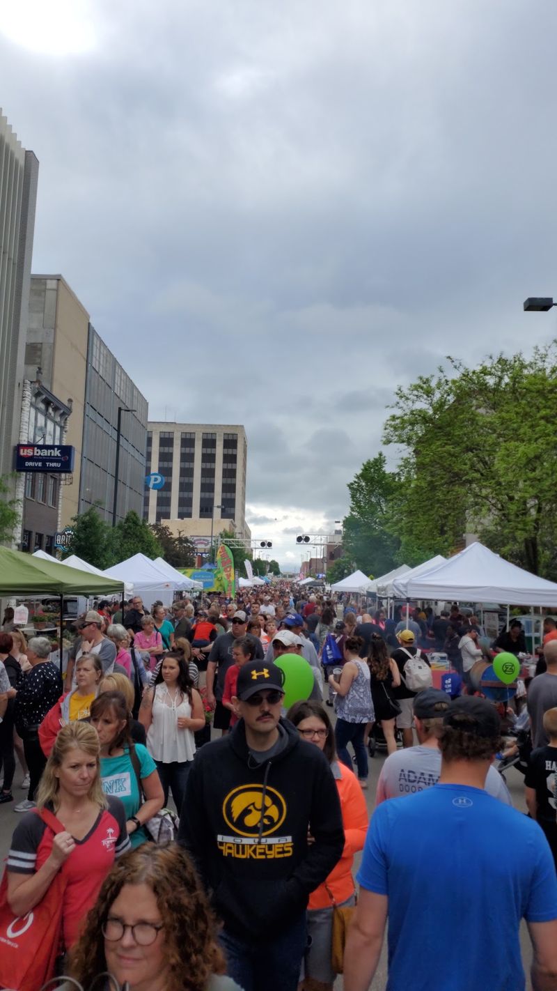 Cedar Rapids Downtown Farmers Market