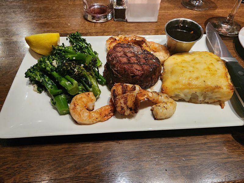 Devon Seafood & Steak - Hershey