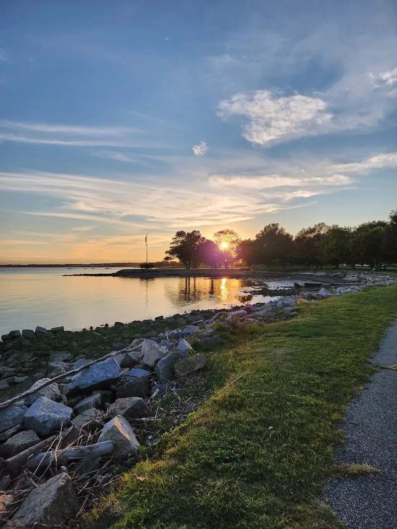 Battery Park Trail - East Coast Greenway