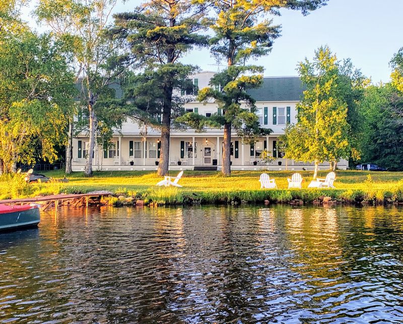 Birch Lodge and Motel - Trout Lake