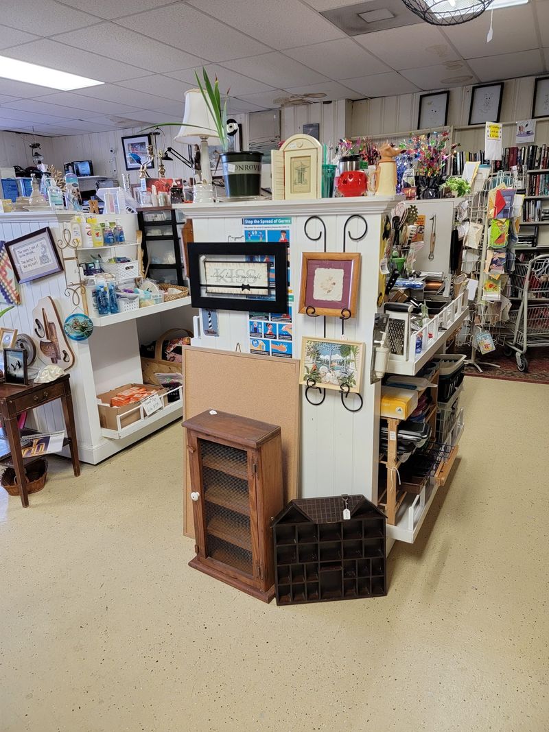 Home Décor and Household Finds Keep the Hunt Interesting