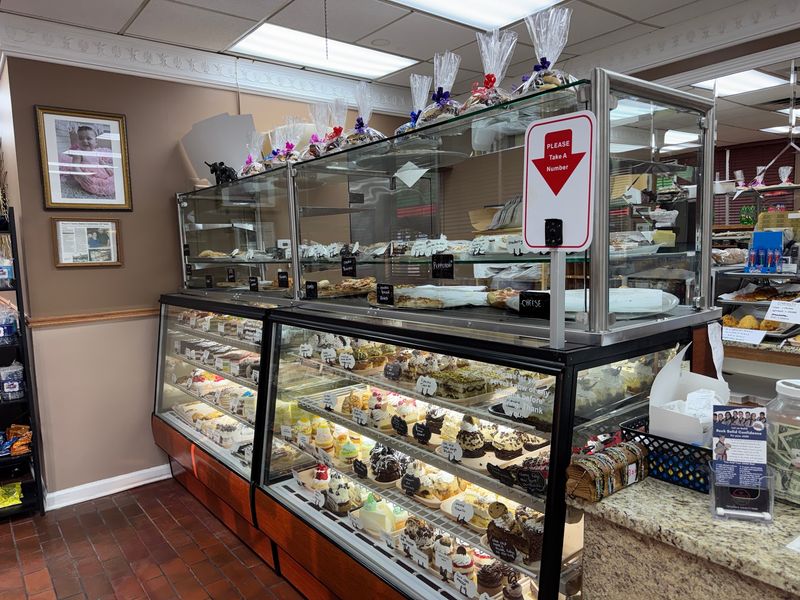 Russo Pastry Shop (Enfield)