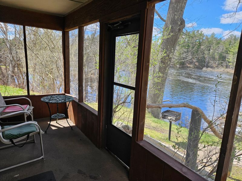Edgewater Resort Country Log Cabins &ndash; Iron Mountain