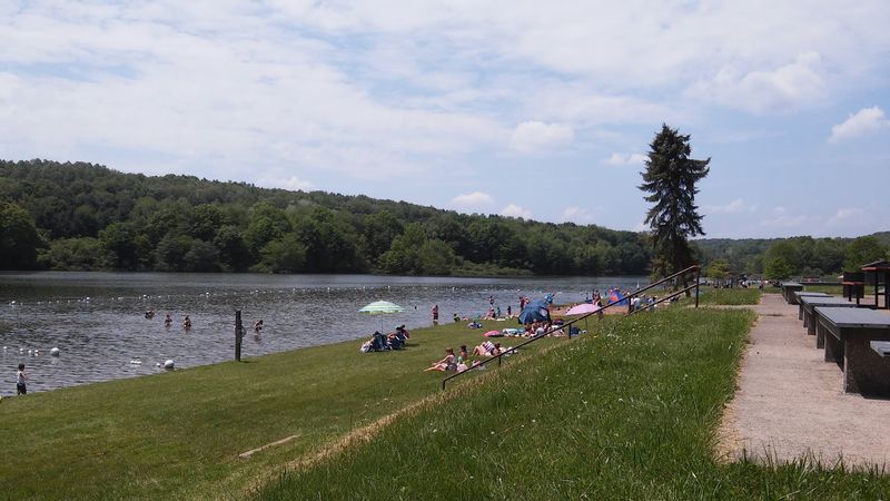 Pleasant Valley Beach (Moraine State Park)