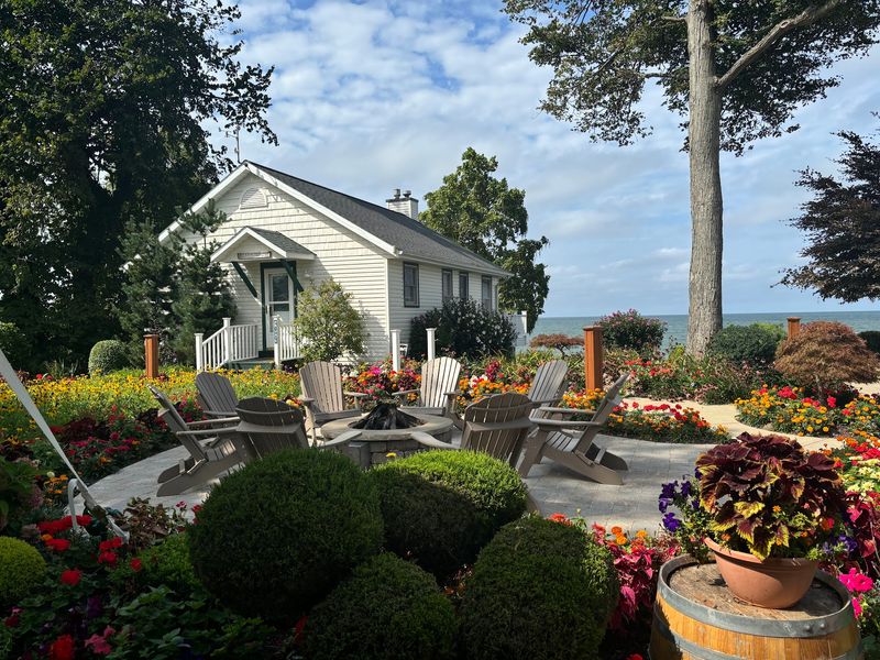 The Lakehouse Inn - Geneva-on-the-Lake