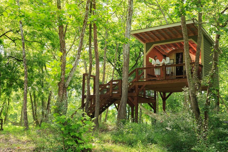 Fort Lewis Lodge & Farm (Millboro Springs)