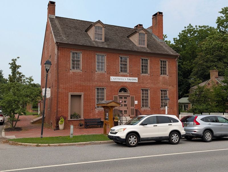 Step Into Cantwell's Tavern And See Odessa's Commercial Side