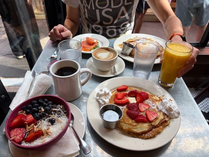 Cafe Bonjour - Boston