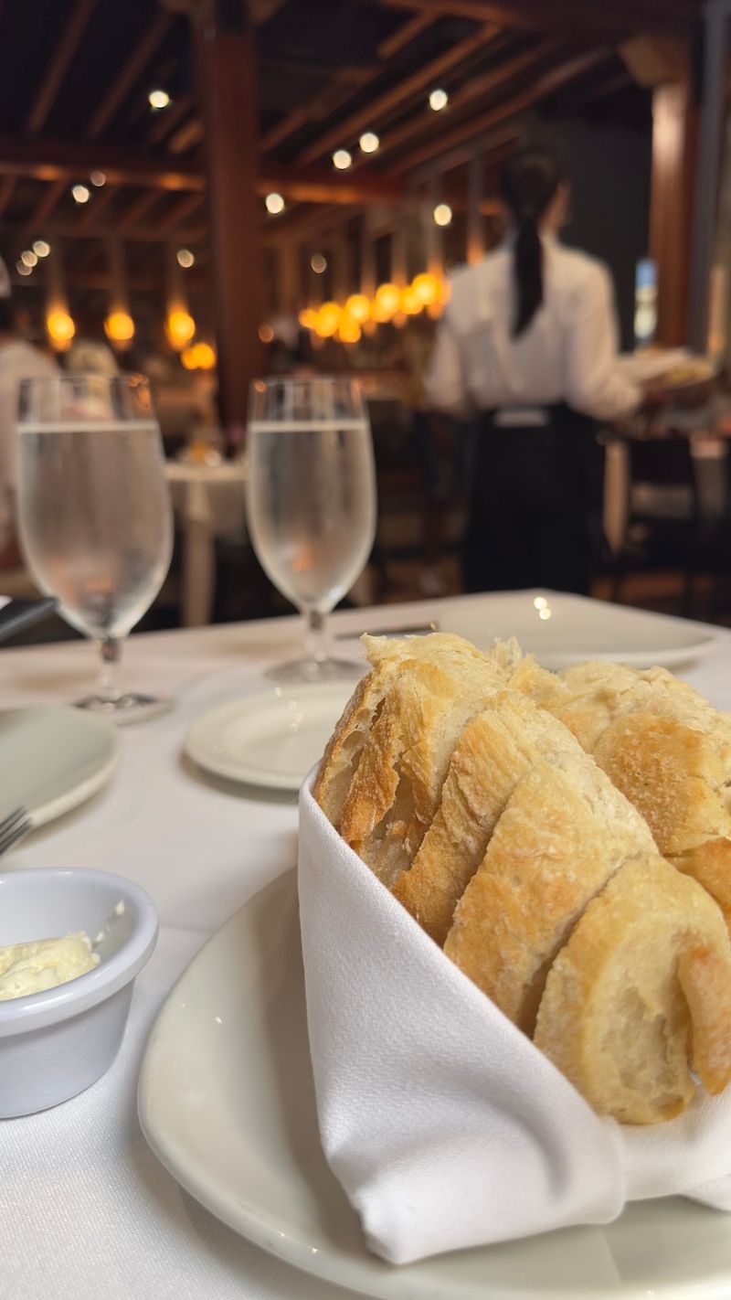 Servers Who Turn Dinner Into a Memory
