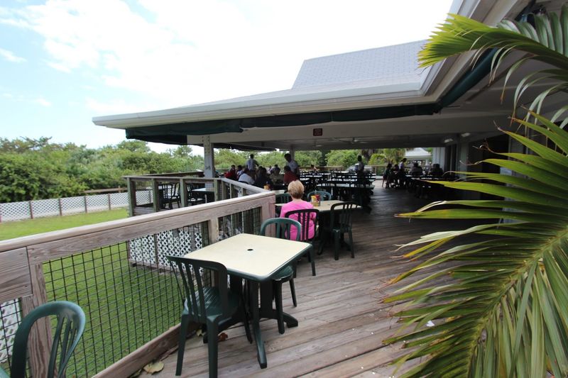Lighthouse Caf&eacute; Beachside Dining
