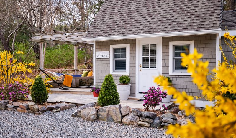 Abbey&rsquo;s Lantern Hill Inn - Ledyard