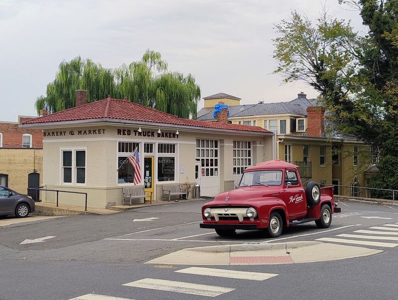 Red Truck Bakery - Warrenton